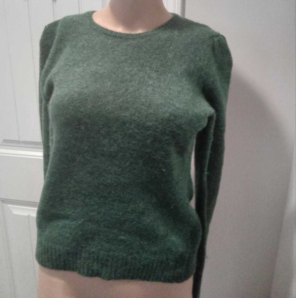 MODA International Green 100% Wool Sweater Size S Pleated Ruffle Shoulder